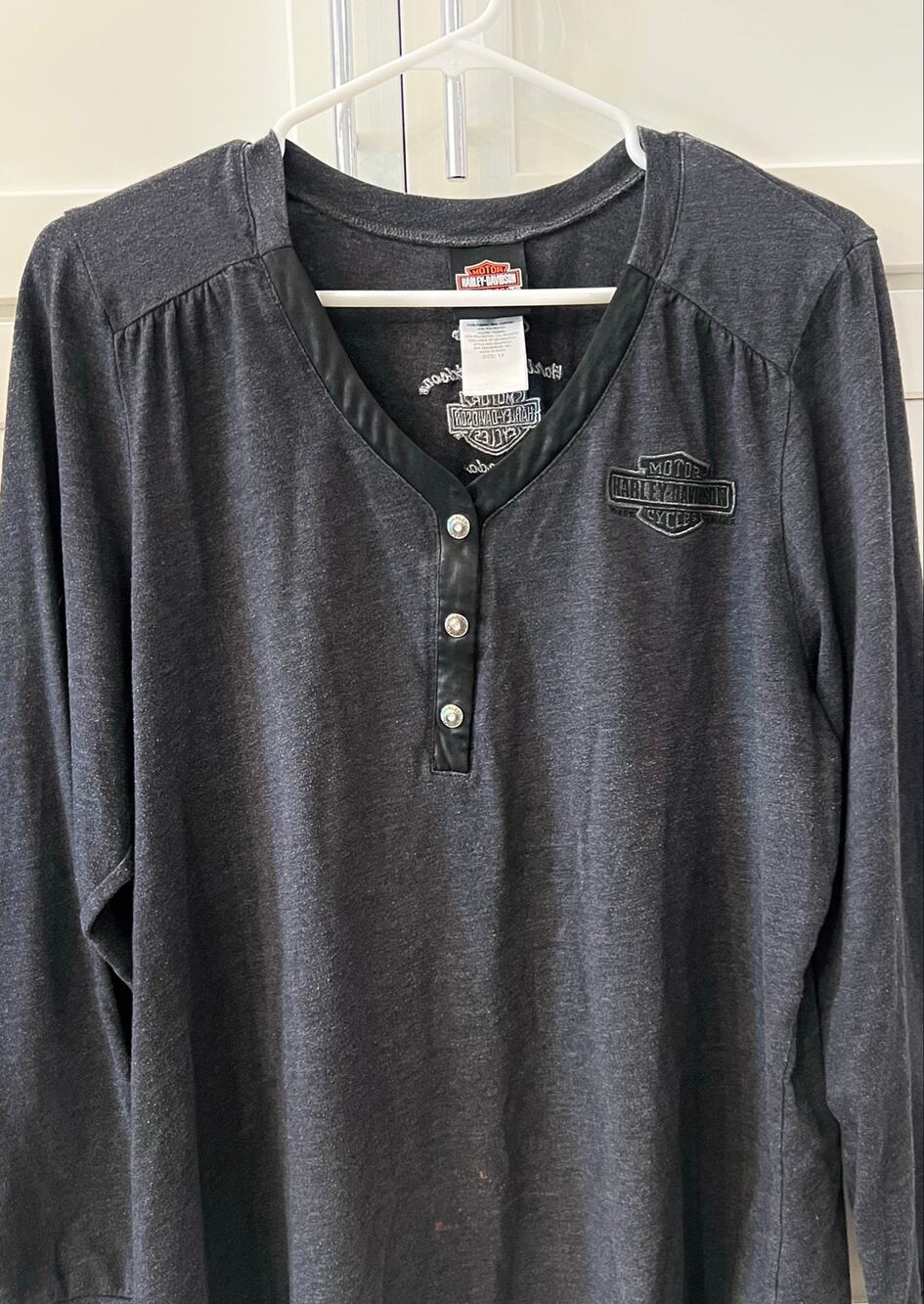 Harley Davidson Henley Womens Plus Size 1X Satin Trim Rhinestone Gray Reno NV